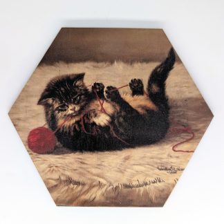 Kitten yarn hex tile, 6-inch size, reproducing Valentine Thomas Garland's Cat's Cradle